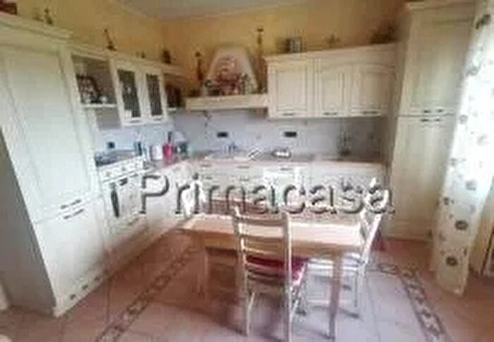 Appartamento con 5 locali in vendita in Via Turati, Sorga