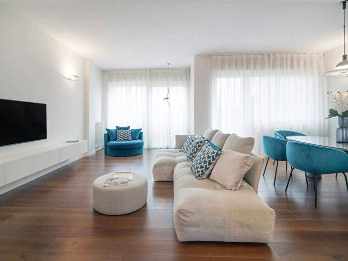 Appartamento trilocale in affitto in Corso Sempione, Sempione, Milano