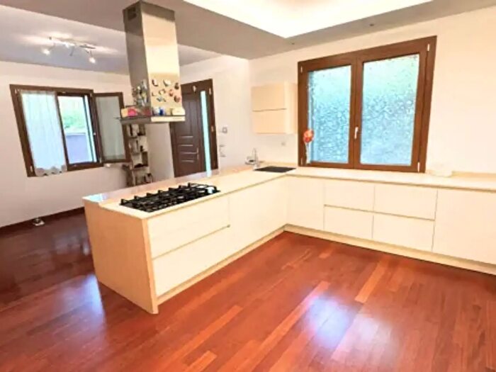 Casa quadrilocale in vendita in Riccione