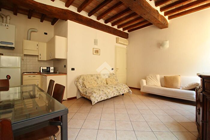 Appartamento bilocale in affitto in Borgo Angelo Mazza, Parma