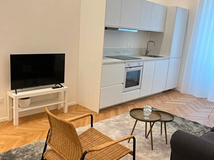 Appartamento bilocale in affitto in Via Plinio, Buenos Aires, Milano