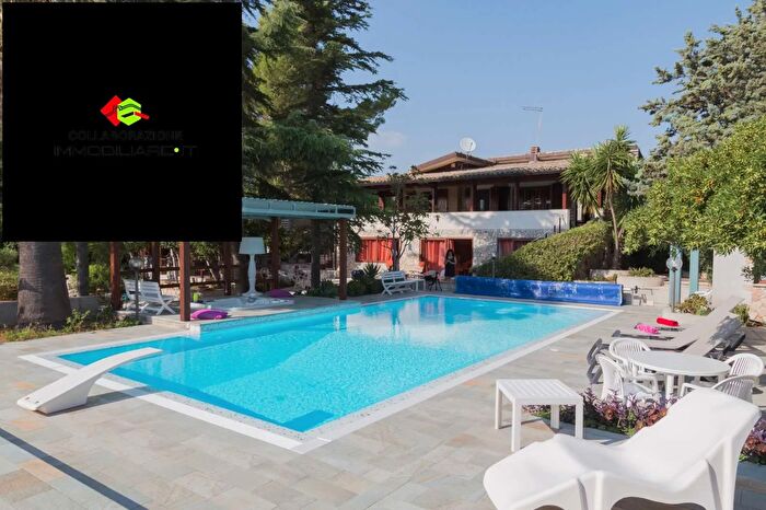 Casa con 5 locali in vendita in Chiaramonte Gulfi