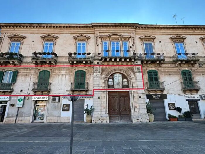 Appartamento con 5 locali in vendita in Modica