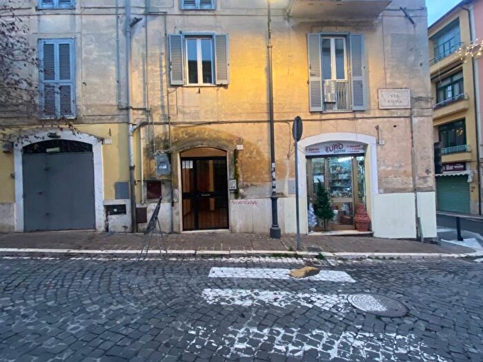 Appartamento trilocale in affitto in Via Roma, Centro, Castel Madama