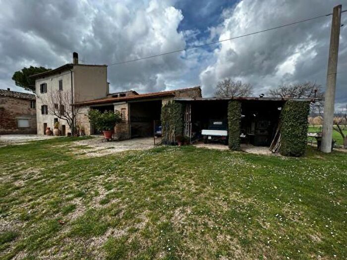 Casa con 6 locali in vendita in Frazione Sterpeto, Assisi
