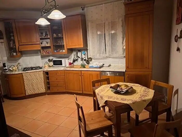 Casa con 5 locali in vendita in Calci