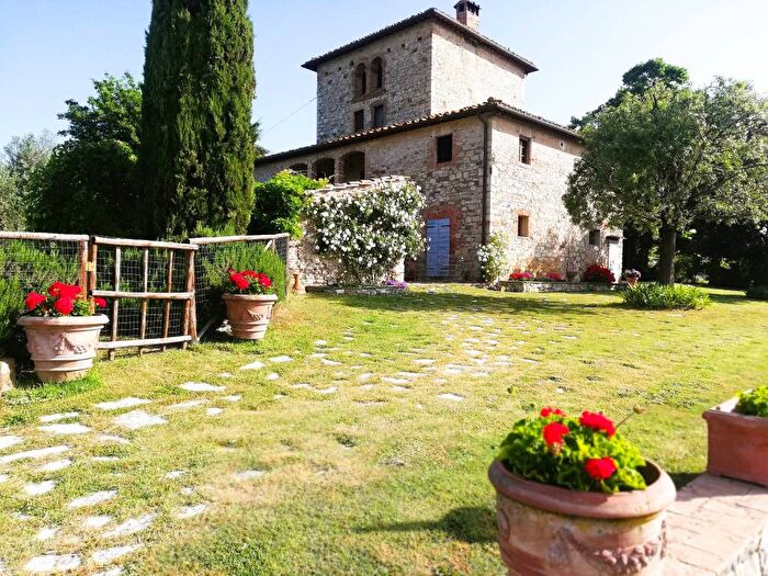 Appartamento con 6 locali in affitto in Strada Provinciale di Montevarchi, Pianella, Castelnuovo Berardenga