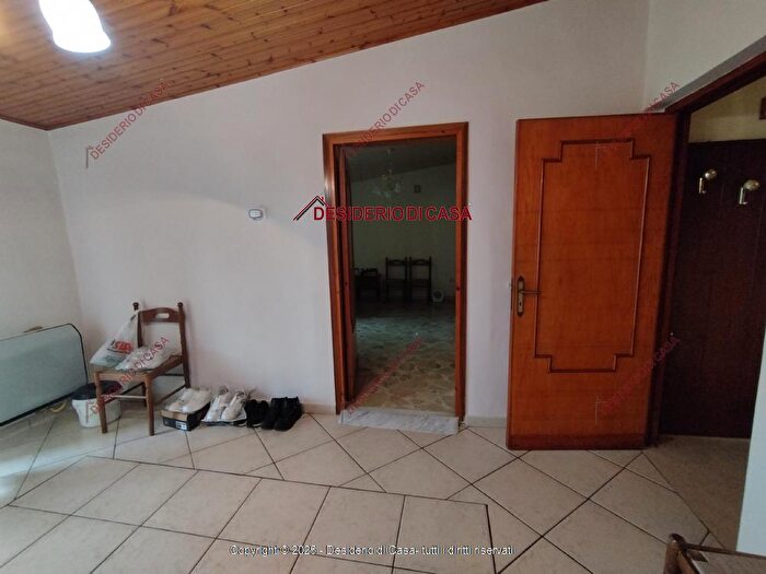 Casa trilocale in vendita in Via Vittorio Emanuele Gangi Pa Italia, Gangi