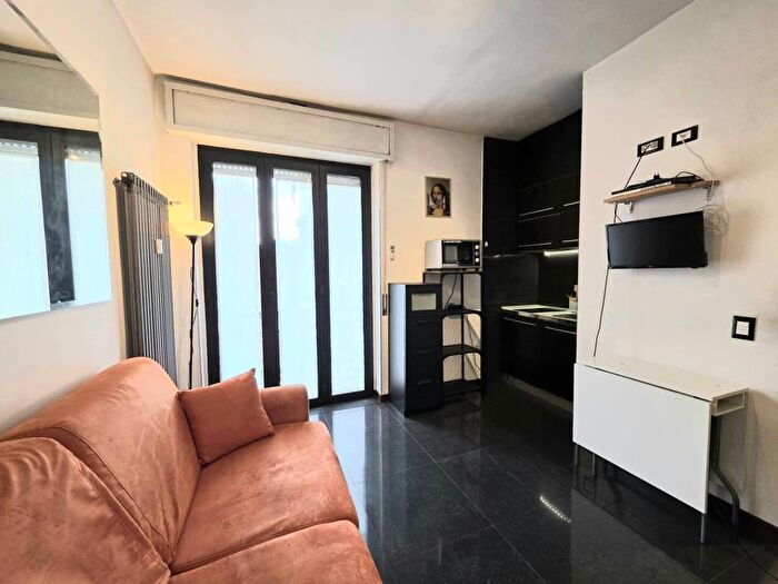 Appartamento monolocale in affitto in Farini, Milano