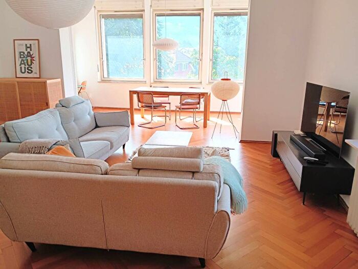 Appartamento con 6 locali in affitto in Via Schaffer, Centro, Merano