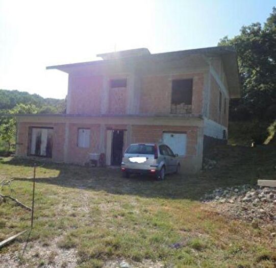 Appartamento con 6 locali in vendita in Isernia