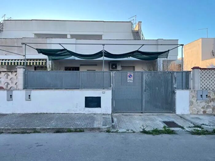 Appartamento trilocale in vendita in Via Palmiro Togliatti, Melendugno