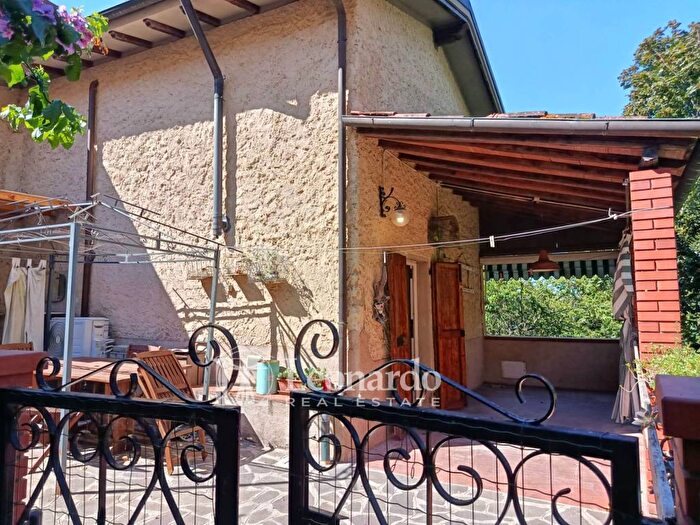 Casa con 5 locali in vendita in Via di Rosi, Camaiore Paese, Camaiore