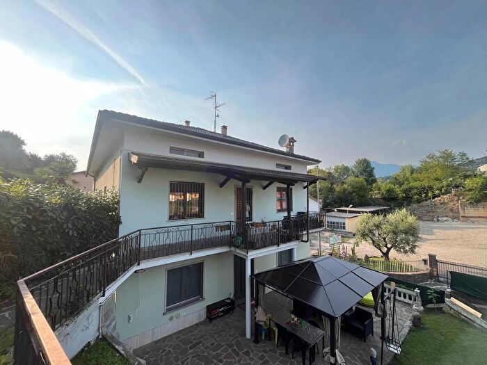 Appartamento quadrilocale in vendita in Via Fontane, Paratico