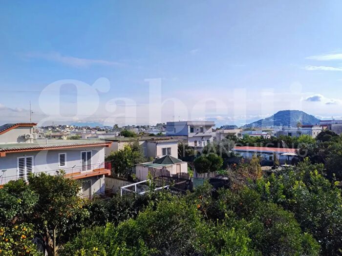 Appartamento trilocale in vendita in Via Caputiello, Monte Di Procida