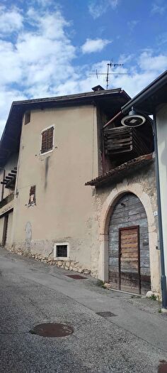 Casa quadrilocale in vendita in Nogaredo