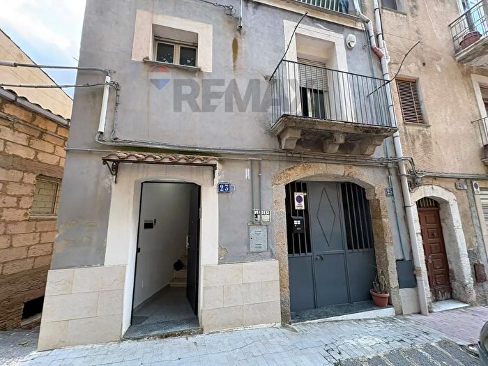Casa quadrilocale in vendita in Caltagirone
