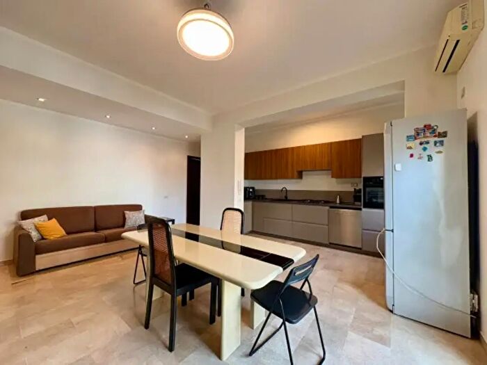 Appartamento con 6 locali in vendita in Via Colonnello Francesco Bertè, Milazzo