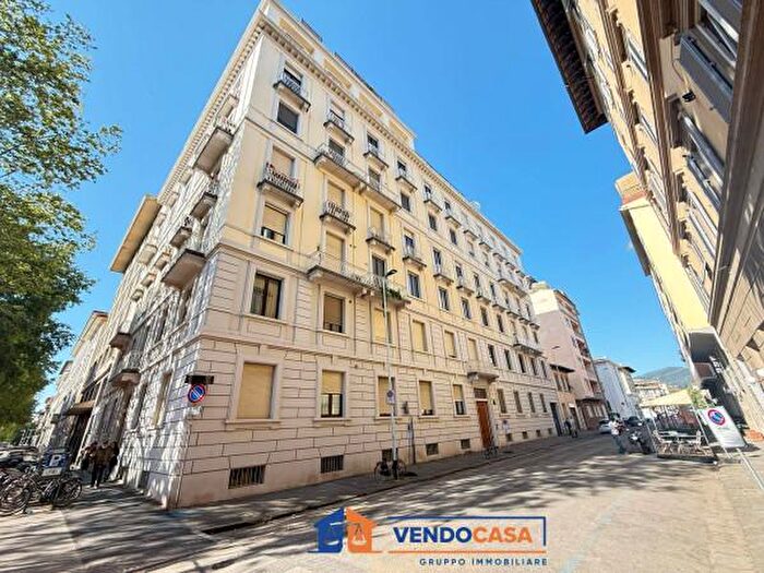 Appartamento con 5 locali in vendita in Firenze