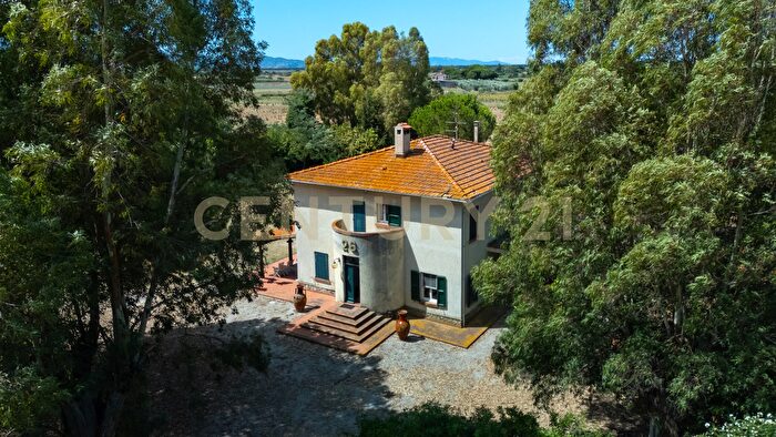 Casa con 10 locali in vendita in Strada Provinciale San Donato, Orbetello