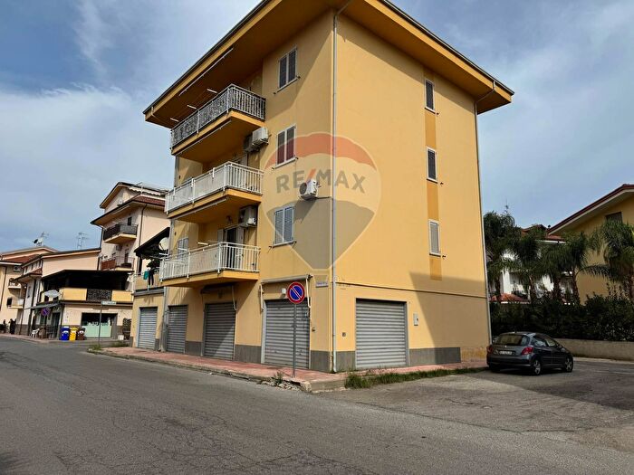 Appartamento con 5 locali in vendita in Via Fior di Loto, CoriglianoRossano