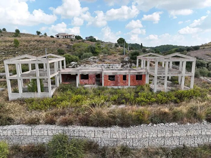 Casa con 5 locali in vendita in Ragusa, Giarratana