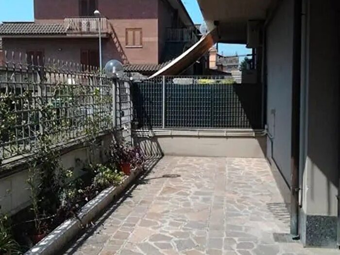Appartamento trilocale in vendita in Via Massa Silani, Roma