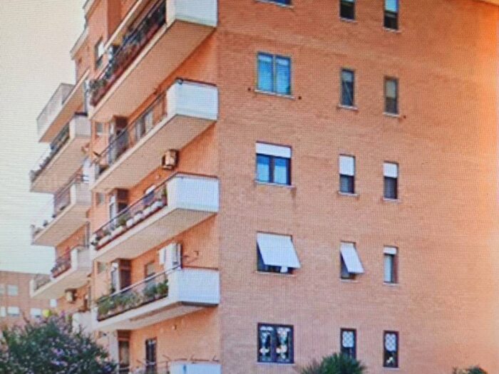 Appartamento trilocale in affitto in Via Palmiro Togliatti, Pomezia Centro, Pomezia