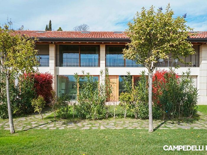 Appartamento trilocale in affitto in Valdonega, Verona