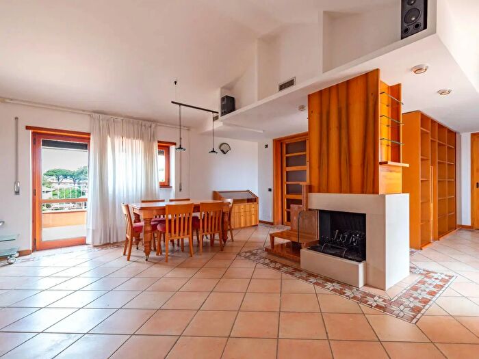 Appartamento quadrilocale in vendita in Via delle Pinete, Ardea