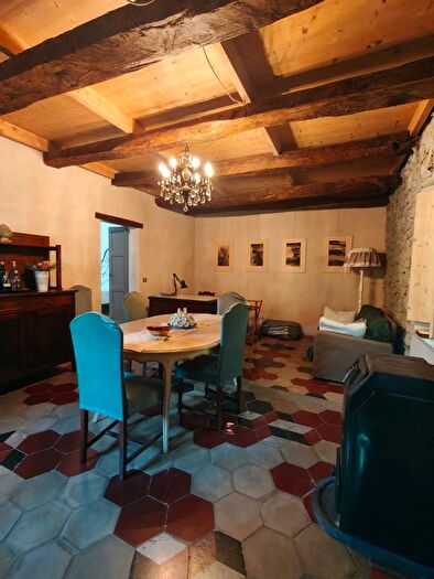 Casa con 12 locali in vendita in Licciana Nardi