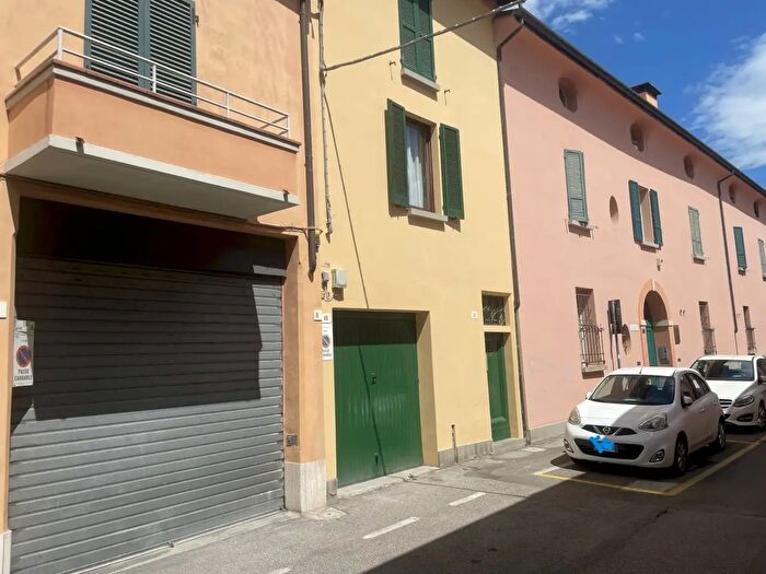 Appartamento con 5 locali in vendita in Via Venezia, Imola