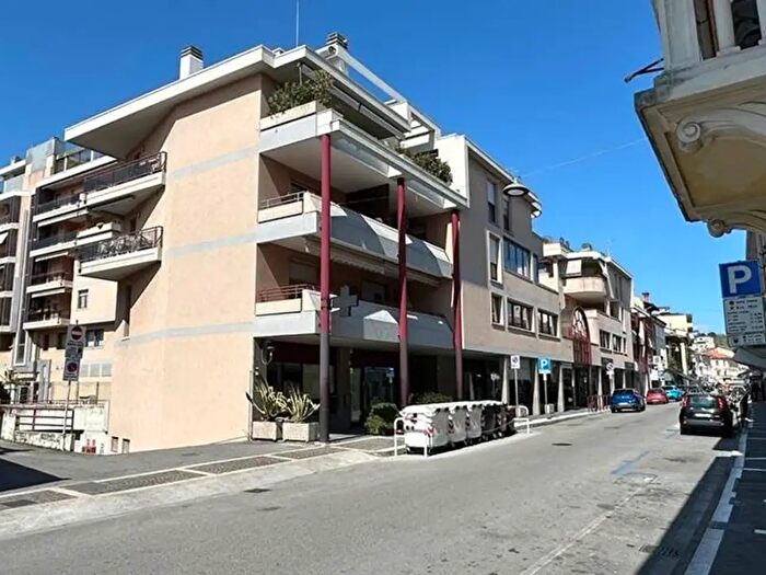 Appartamento con 7 locali in vendita in Via IX Giugno, Monfalcone