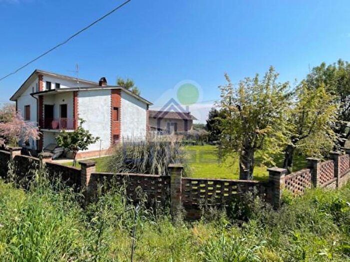 Casa con 5 locali in vendita in Via Ugo Pelo San Giuliano, Castelvetro Piacentino