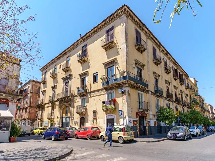 Appartamento trilocale in vendita in Via Monsignor Ventimiglia, Catania