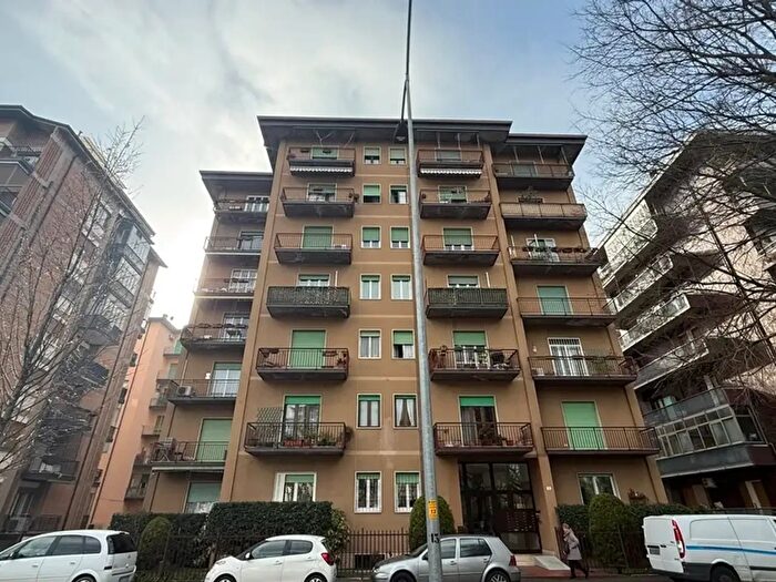 Appartamento con 5 locali in vendita in Via Giovanni da Verrazzano, Verona
