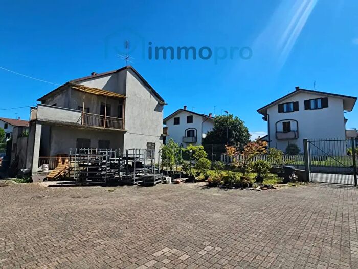 Casa con 5 locali in vendita in Via Beato Bonifacio Nr, Rivarolo Canavese