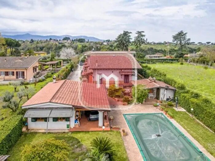 Casa con 6 locali in vendita in Via Colle del Pero, Zagarolo