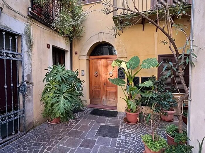 Appartamento con 7 locali in vendita in Chieti