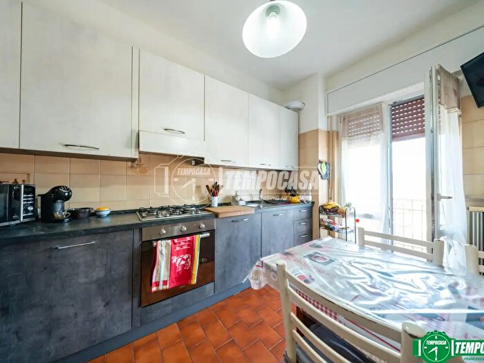 Appartamento trilocale in vendita in Via Giuseppe Verdi, Oleggio Castello