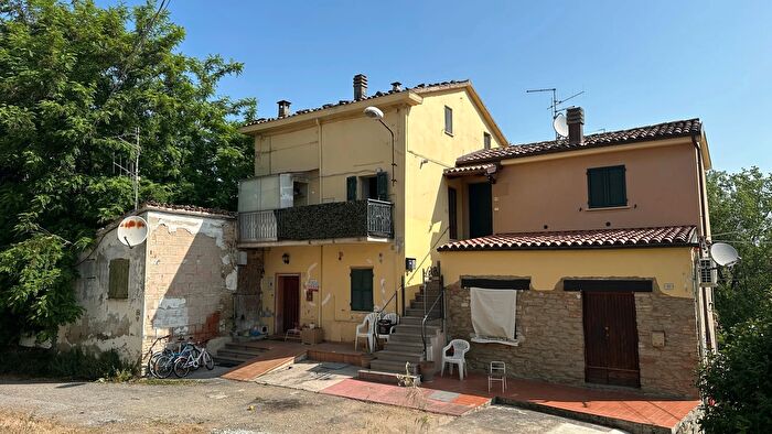 Appartamento quadrilocale in vendita in Via del Fiume, Novafeltria