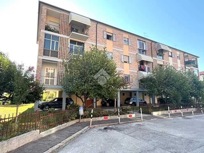 Appartamento quadrilocale in vendita in Quartiere Venticinque Aprile, Bassano Del Grappa