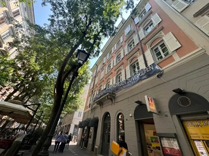 Appartamento quadrilocale in vendita in Viale Settemb, Trieste