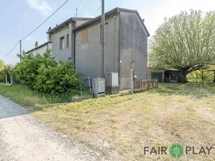 Casa con 5 locali in vendita in Vicolo Ballardini, Russi