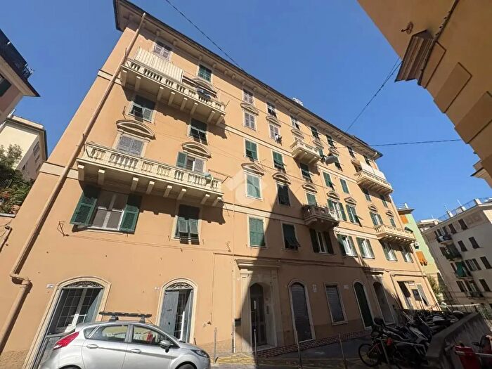 Appartamento quadrilocale in vendita in Via Imperiale, Genova
