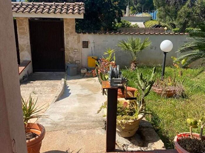 Casa con 6 locali in affitto in Via Ginestre, San Vito Carelli, Taranto