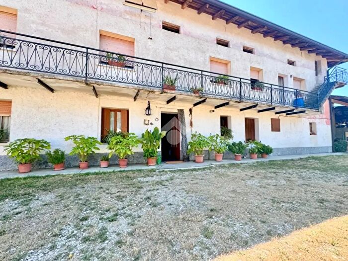 Casa con 7 locali in vendita in Via Vittorio Veneto, Manzano