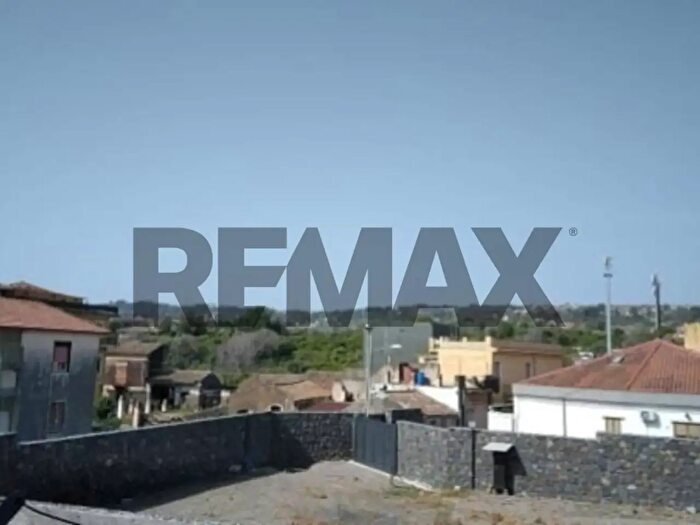 Appartamento con 5 locali in vendita in Acireale