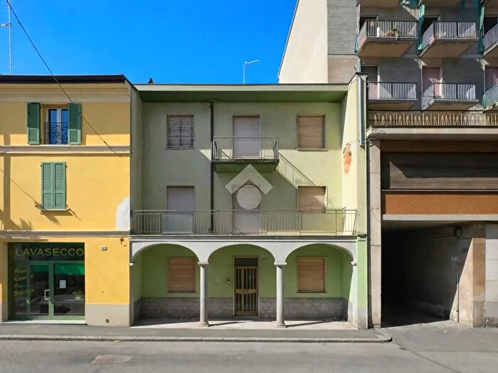 Casa con 7 locali in vendita in Via Garibaldi, Stradella
