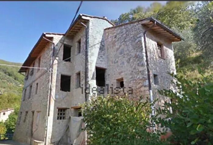 Casa con 7 locali in vendita in Via Prado di Sopra, Camaiore